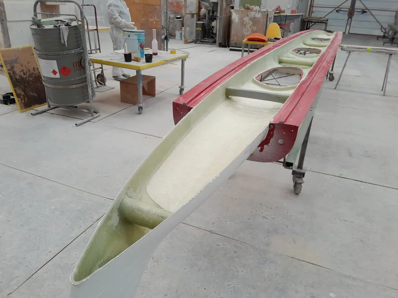 Holopuni canoe manufacture