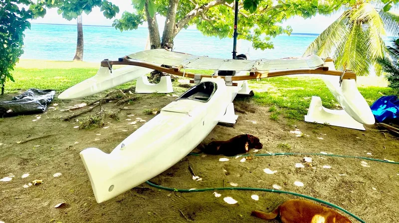 Holopuni canoe