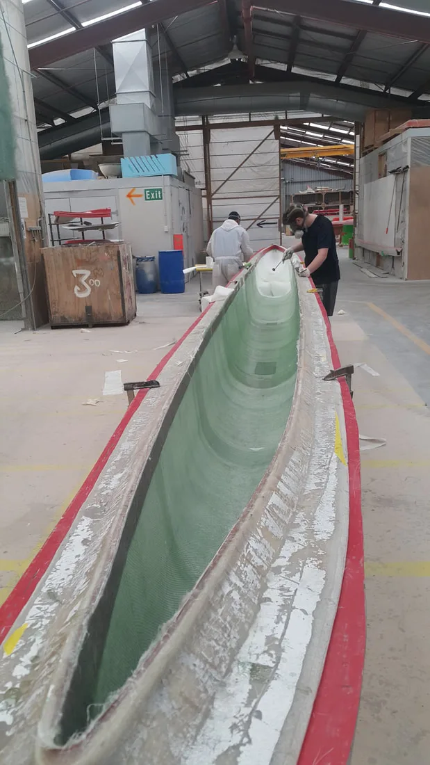 Holopuni canoe manufacture